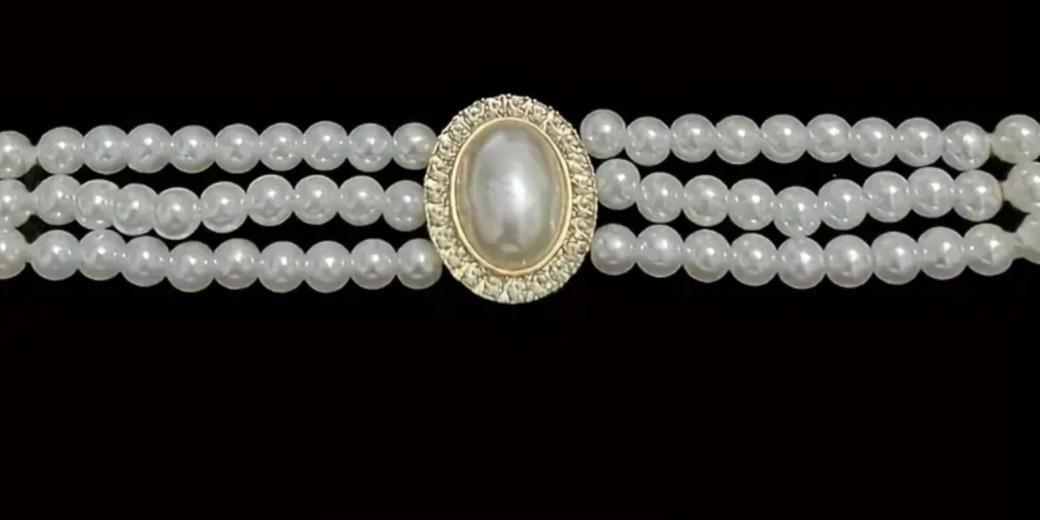 Artificial Pearl Necklace - Elegant White Traditional Jewelry for Women