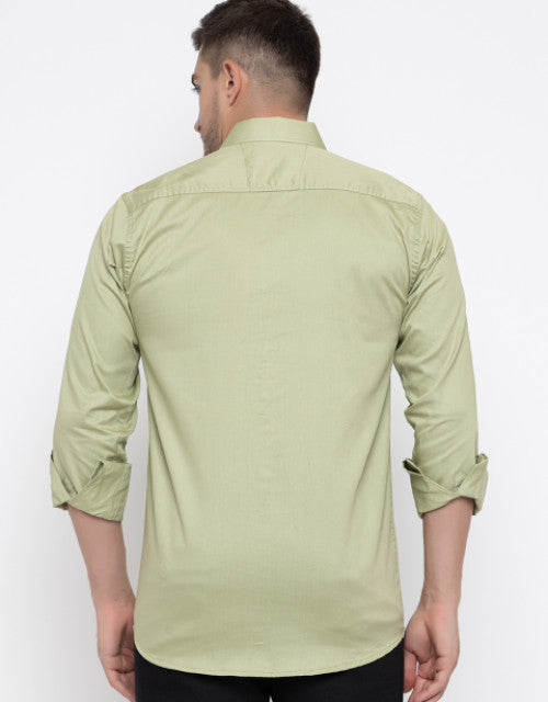 Men Regular Fit Solid Spread Collar Casual Shirt