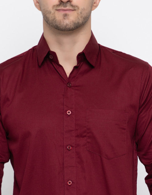 Men Regular Fit Solid Spread Collar Casual Shirt