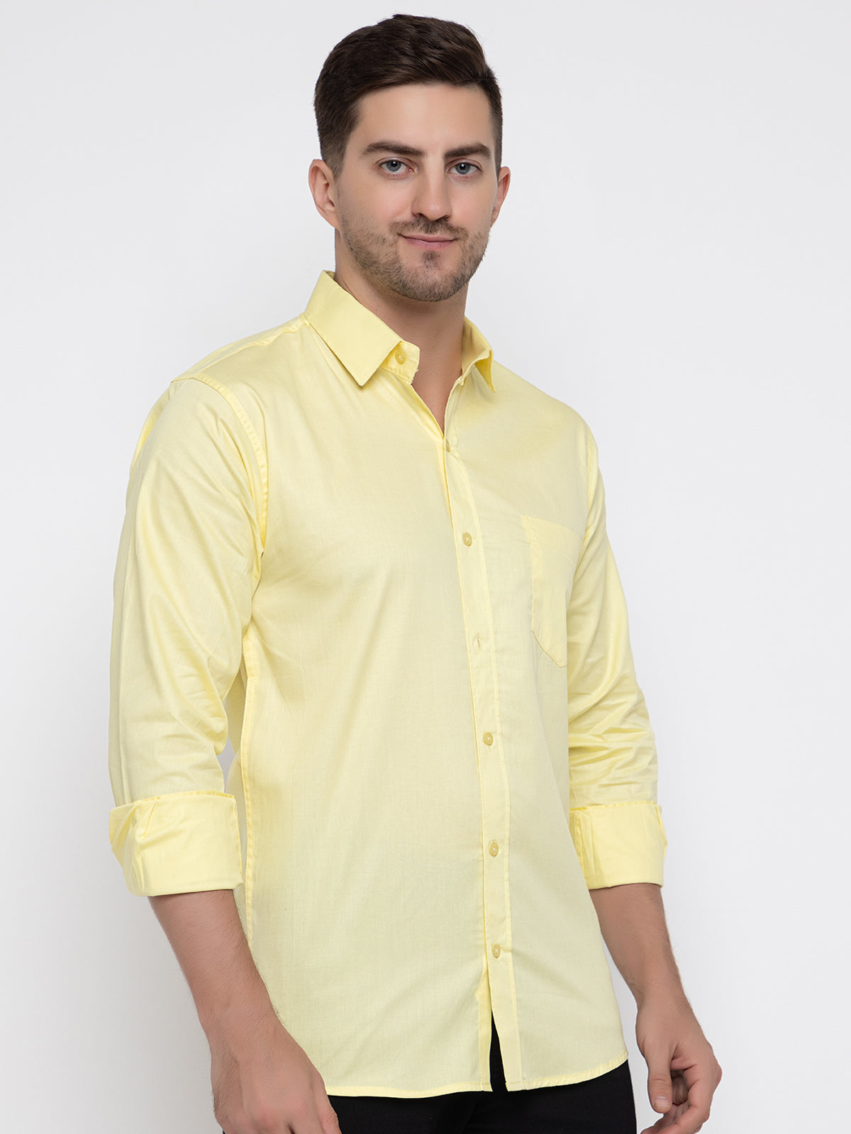 Men Regular Fit Solid Spread Collar Casual Shirt