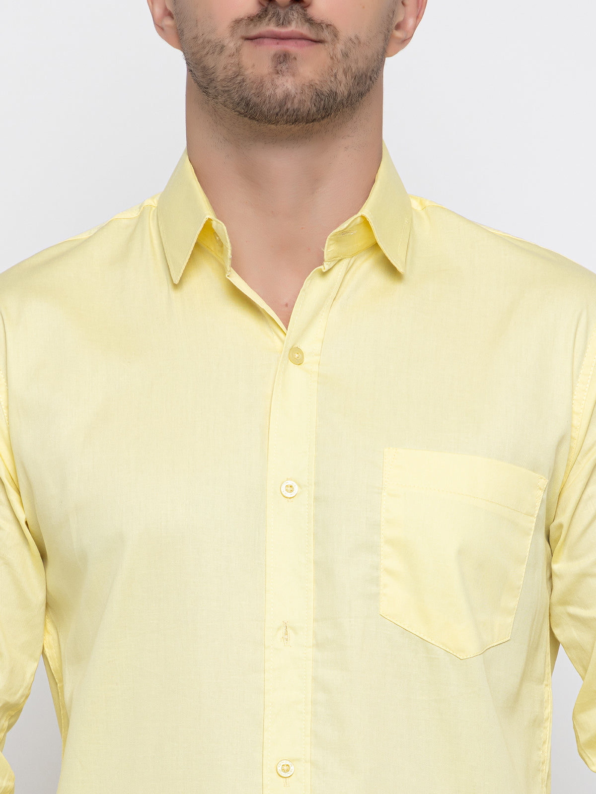 Men Regular Fit Solid Spread Collar Casual Shirt