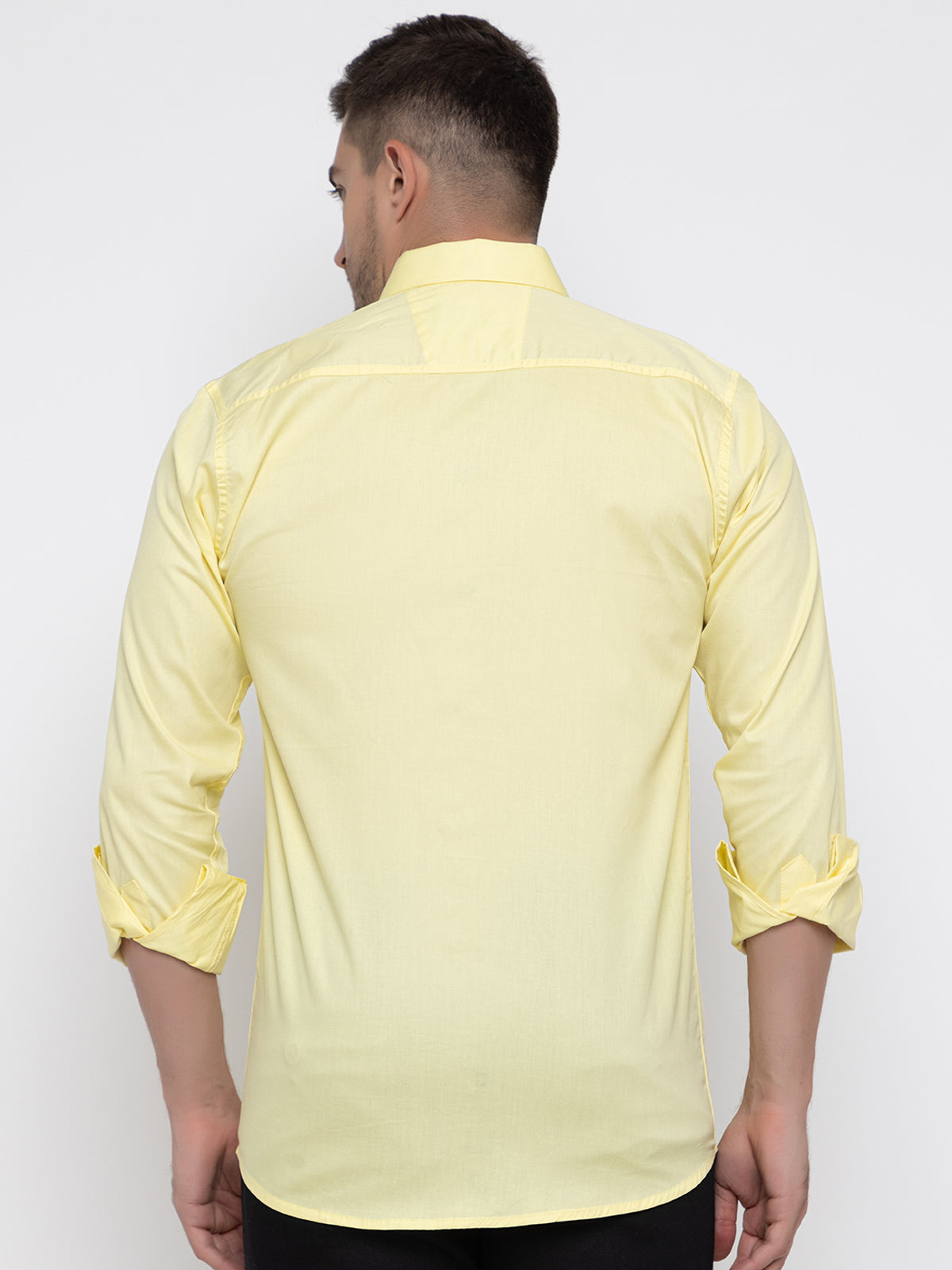 Men Regular Fit Solid Spread Collar Casual Shirt