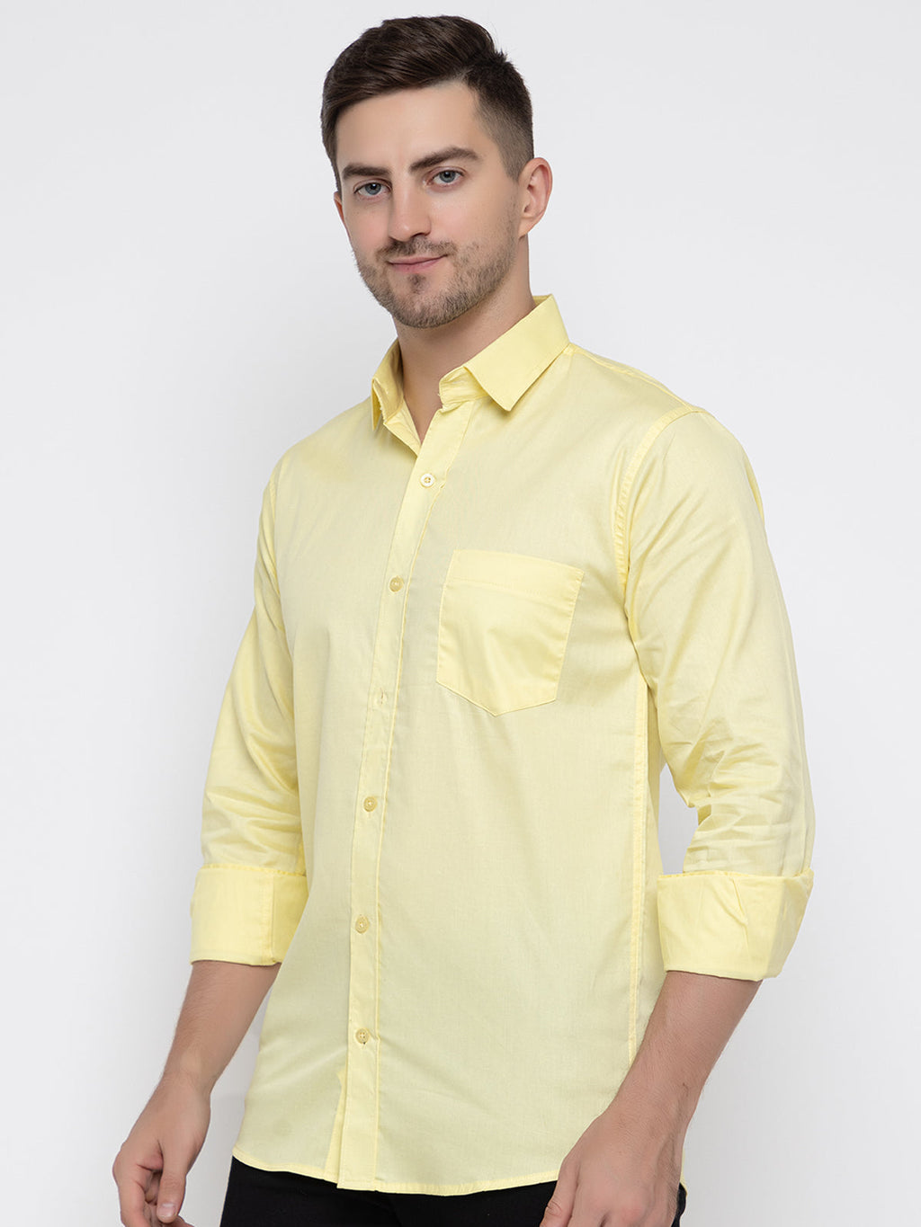 Men Regular Fit Solid Spread Collar Casual Shirt